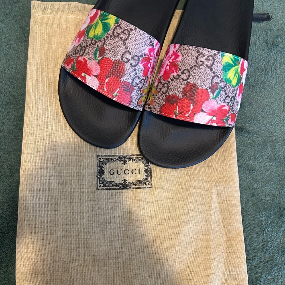 Gucci GG Blooms Supreme Floral Slides
